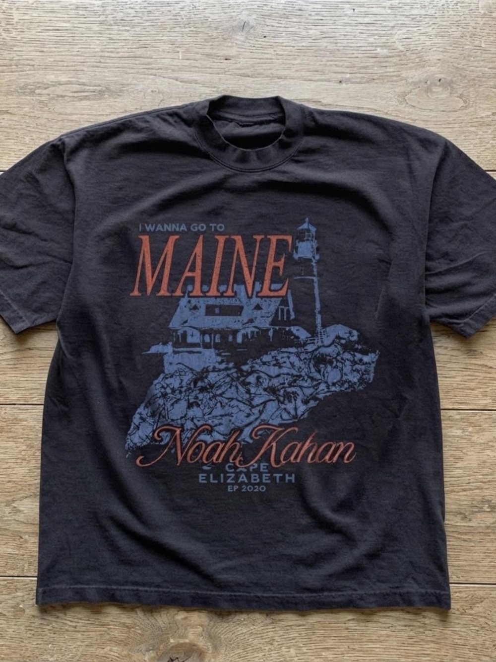 Gildan Black Short-Sleeve 'Maine' Lighthouse Graphic Tee